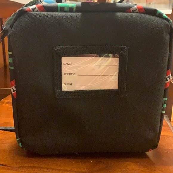 A Child Minecraft Lunchbox - Picture 3 of 6